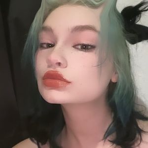 Meet your Posher, Laney